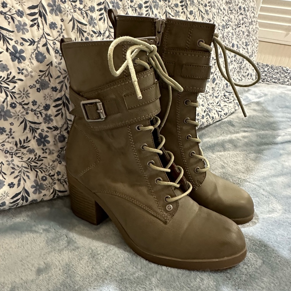 Guess size 8 boots